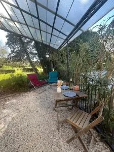 Studio cosy avec climatisation et terrasse - Châteauneuf-du-Rhône