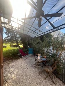 Appartements Studio cosy avec climatisation et terrasse : photos des chambres