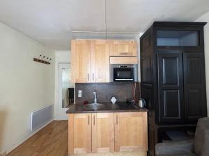 Studio 150m to Notre Dame