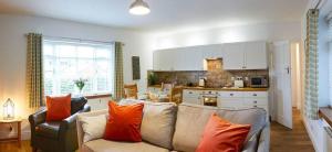 Beach Approach Cottage - 30 steps from beach - Luxury house with covered table tennis - Netflix Smart TV