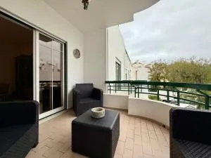 Sun & Terrace Tavira Escape - 10 mins City Center - 2 mins Train Station - Quiet - Asseca