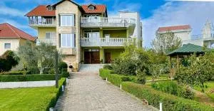 GuestHouse Brahja, Tirana - Mjull-Bethore