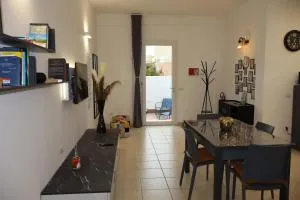 Dreamhouse - The Apartment - 韦列