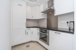 SmartConceptLiving Studio with Burj Khalifa View in Downtown Dubai
