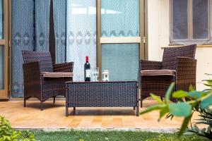 Milazzo Apartment with additional shower in Garden img26
