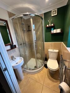 The Central Nook - Contactors and Holidaymakers