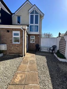 The Central Nook - Contactors and Holidaymakers