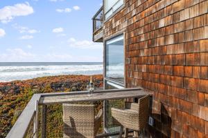 7 Pelican! Sweeping Ocean Views & Front Row Beach Access - Ubytování bez kategorie ve městě Watsonville