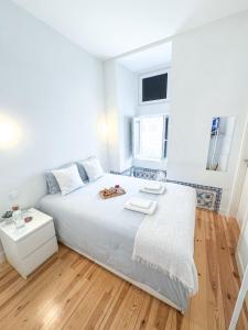 Quarto privativo com banheiro compartilhado