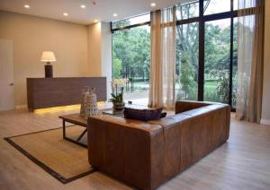 Chic Loft 701 Steps from El Virrey Park by LetoH