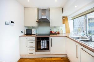 Near Kings Cross,2BD Private Balcony, Easy Grocery