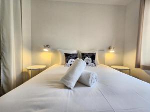 Mickey Mhouse, Centre ville, 10 Disneyland