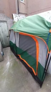 Phoenix Nights Guest House - Rampside