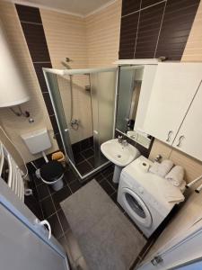 Apartmani Komatina Đenovići 2