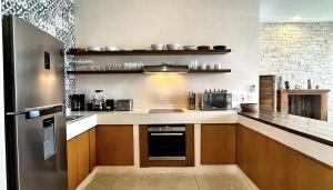 Beautiful 2 bdr, Top Location!