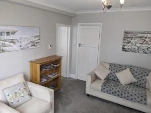 Adorable 1-bedroom annexe & free parking on site - Lytchett Minster