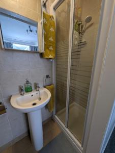 Adorable 1-bedroom annexe & free parking on site