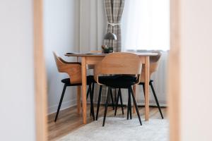 Forest Villa Private Apartment with Balcony & Parking - Hublou Home 2