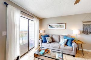 Plantation East 2205