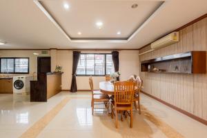 Phoenix Serviced Apartment