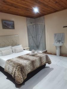 Guest Lodge on the Edge