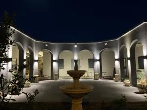 בסנדלים: חאן בוטיק בגולן - Al Qaş‘īyah