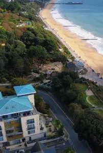 Seafront Apartment Azure - Canford Cliffs