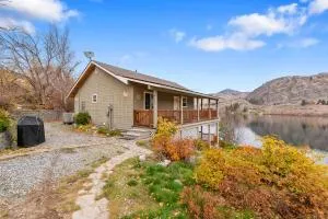 Wapato Lake Waterfront Retreat - Twisp