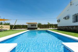 Villa Las Adelfas, con piscina, barbacoa, ideal familias