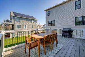 Close to Brigantine Beach Home with 2 Decks