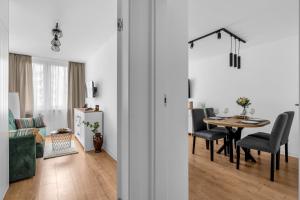 Saska Kępa Apt - 54m2, Two Bedrooms - by Rentujemy