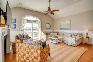 Close to Brigantine Beach Home with 2 Decks