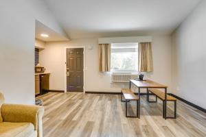 1 Mi to Riverfront Sleek Port Huron Studio