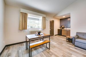 2 Mi to Downtown Port Huron Sleek Studio Apt