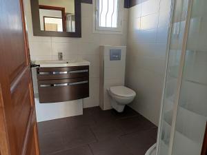 Appartements Appartement T4 a l-etage d-une villa avec piscine et jardin : photos des chambres