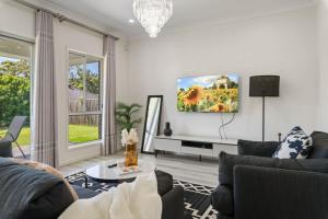 Relaxing Getaway Near the Bay Stylish n Spacious