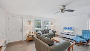 Blue Beach Bungalow