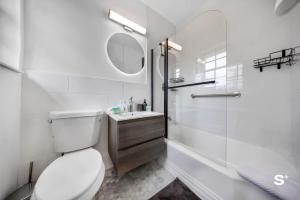 Spacious 1BD Beachside Apt with Free Parking