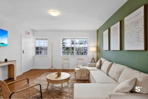 Spacious 1BD Beachside Apt with Free Parking