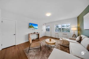 Spacious 1BD Beachside Apt with Free Parking