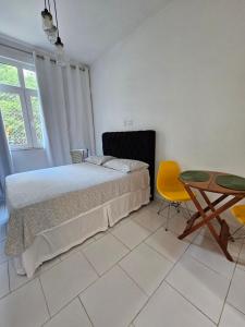 Baixo Copacabana Rua Bolívar