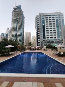 Marina Nest - Spacious one bed apt in Marina with a view near metro and tram