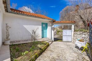 Štalica Little Barn