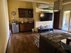 Nice cozy villa in Beverly Hills quiet area