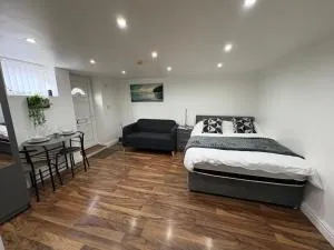 Cozy Studio Flat, 7mins from CENTRE, Parking, WiFi & Netflix - Killingbeck