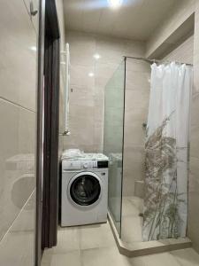 apartment in Tetris building Piramida, 150m from the State subway