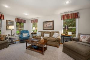 Mulberry Creek by Leatherwood Mountains Resort