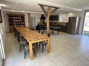 Les Gîtes de La Pellerie - 20 personnes - piscines intérieure & extérieure et Jacuzzi - 3 gîtes