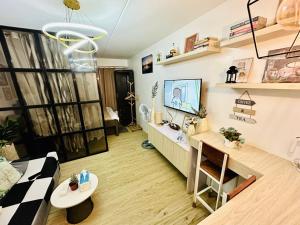 Staycation 941