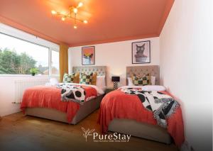Stunning Bishop Auckland House with 5-bedrooms & 8 Beds Sleeps 12 with Free Parking by PureStay